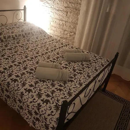 Tonka Apartment *